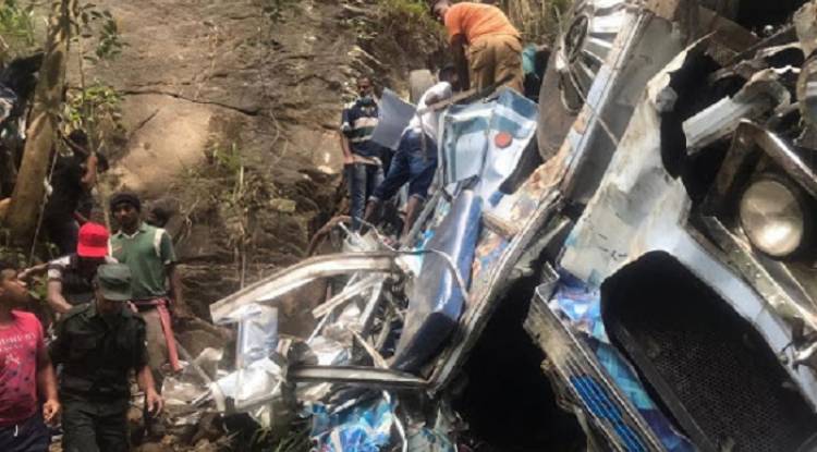 श्रीलङ्कामा बस दुर्घटना, कम्तीमा १४ जनाको मृत्यु