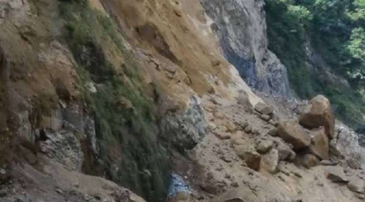 गुल्मीमा ४ सडकखण्ड अवरुद्ध, विभिन्न ठाउँमा बाढीपहिरो 