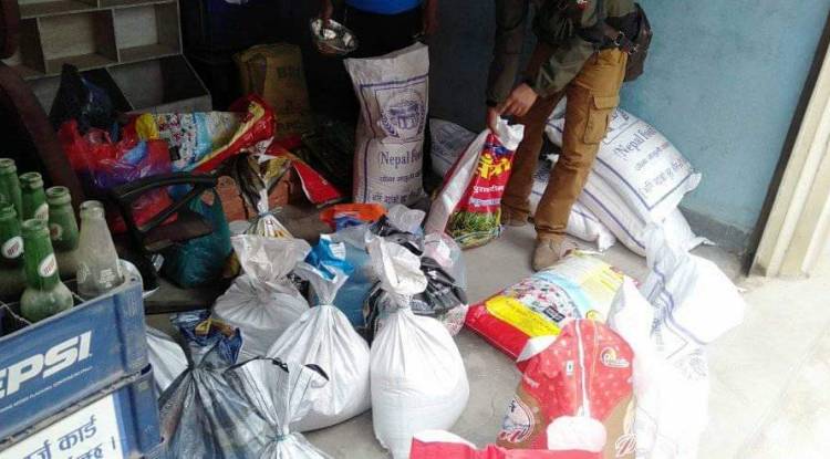 अखिल (क्रान्तिकारी)द्वारा खाद्यान्न तथा स्वास्थ्य सामग्री वितरण