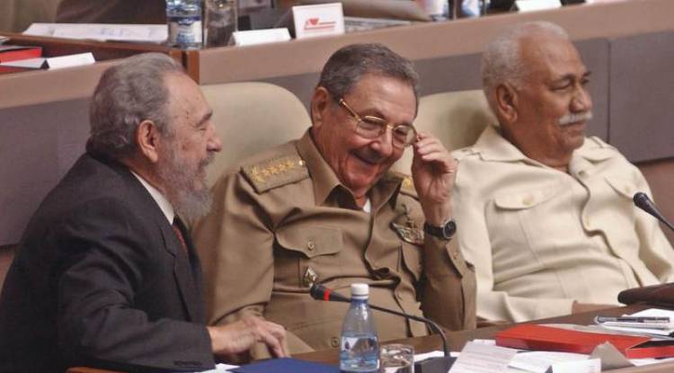 साम्राज्यवादसित अपराजित क्युबा