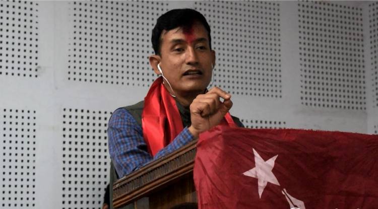 नेकपाका नेता माइला लामा भन्छन्– ‘सरकार इमान्दार नभए आँधिबेहरी आउन सक्छ’