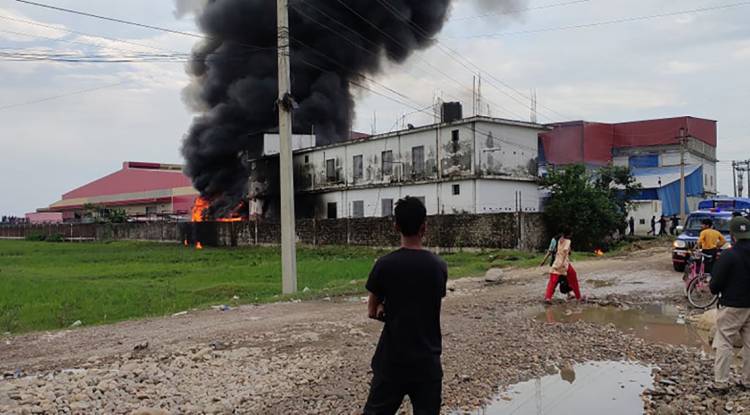 नवलपरासीको मिलानो चप्पल फ्याक्ट्रीमा आगलागी