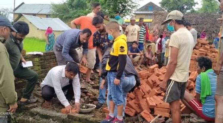 नेकपाद्वारा सुकुम्बासी बस्तीमा जनताको घर निर्माण 