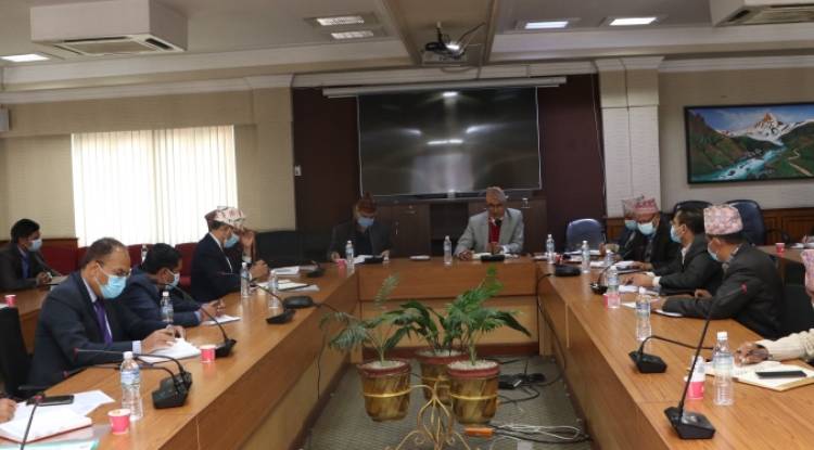 पौडेलद्वारा आर्थिक कार्यक्रमहरु कार्यान्वयन गर्न निर्देशन