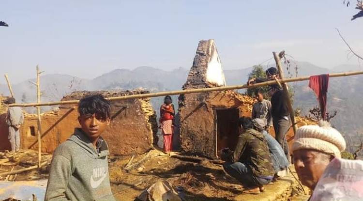 अर्घाखाँचीमा आगलागीबाट पशुचौपाय,खाद्यान्न र नगद जलेर नष्ट