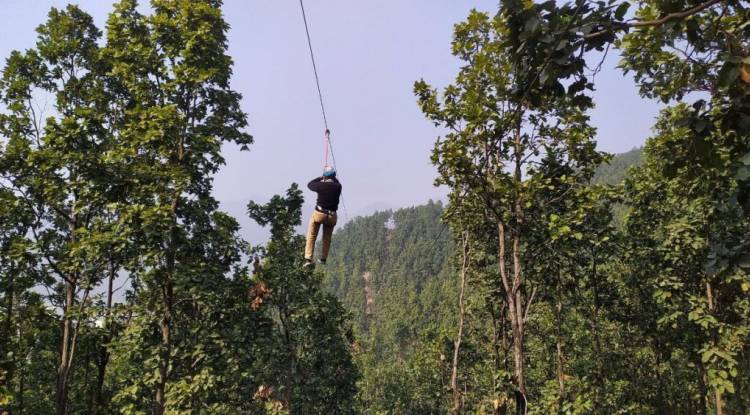 बुटवलस्थित हिलपार्कमा जिपलाइन शुभारम्भ