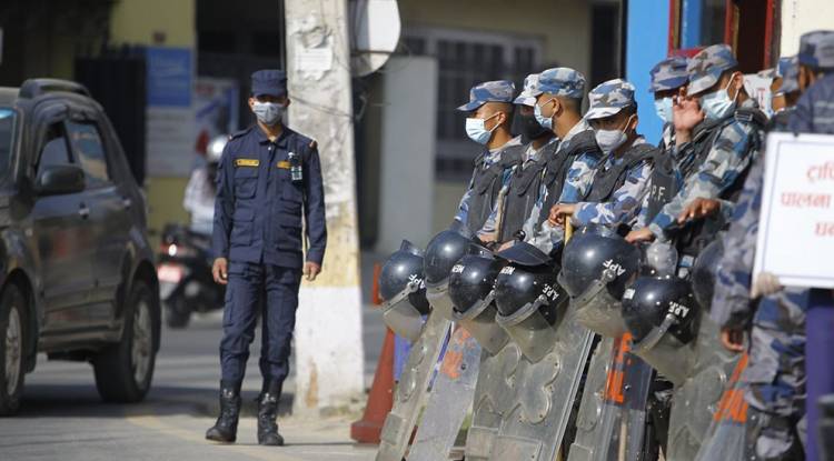 ‘संकटकाल’ को झल्को दिने गरी सुरक्षाकर्मी परिचालन