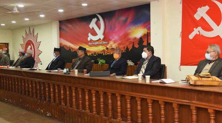 फुटको संघारमा डबल नेकपा : कुन समूहमा को ?