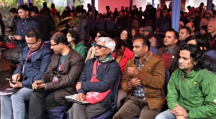 संसद विघटन विरुद्ध स्रष्टा एवं अधिकारकर्मीको विरोध