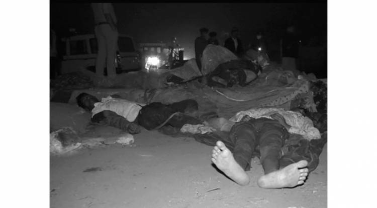 गुजरातमा २० मजदुरमाथि ट्रक गुड्यो, १३ जनाको विभत्स मृत्यु