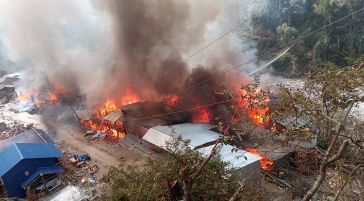 ताप्लेजुङमा आगो नियन्त्रणमा, ४९ वटा घर जलेर नष्ट